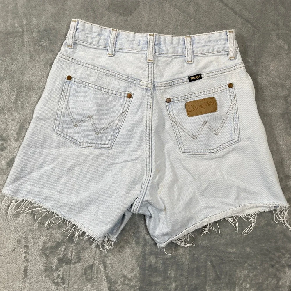 Wrangler Womens Shorts Size 27 Light Wash High Rise Raw Hem Denim 112315530 - Picture 5 of 7